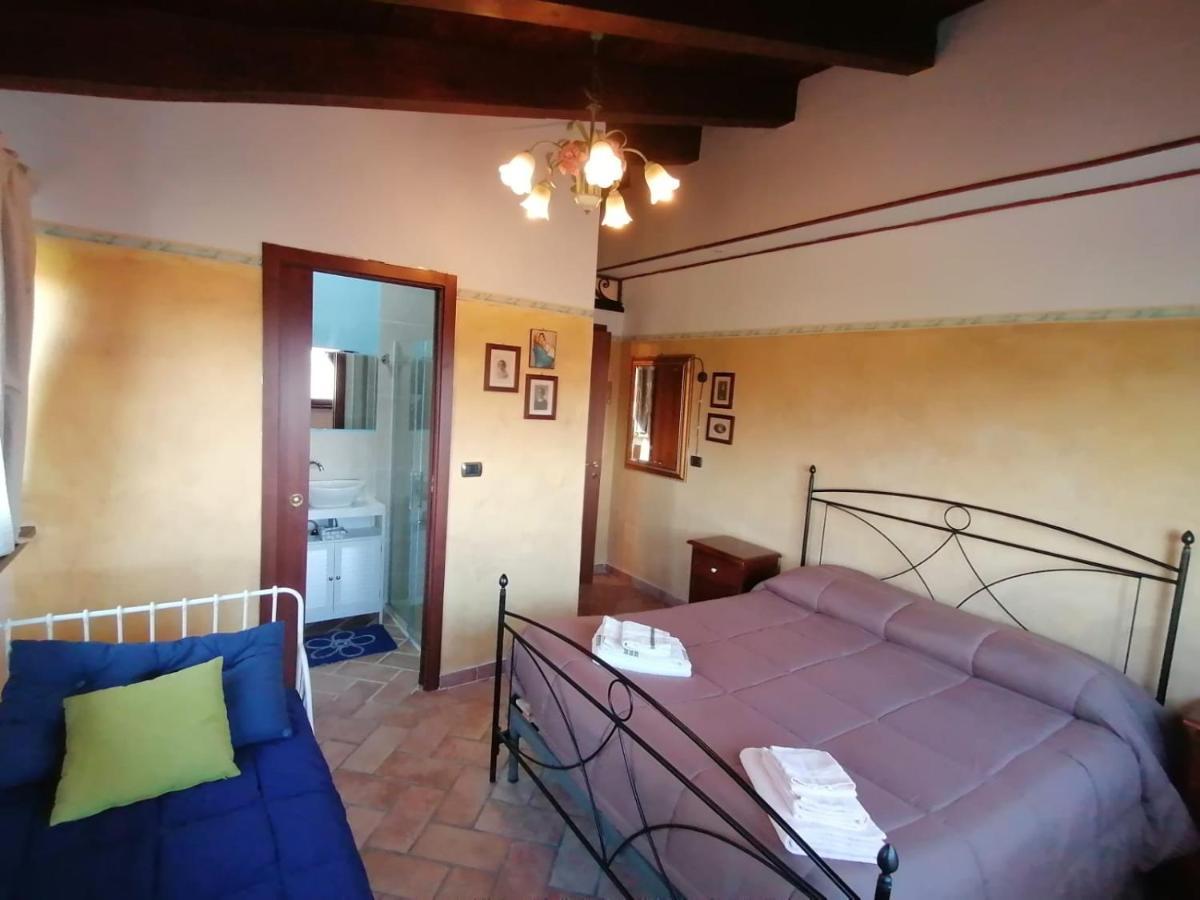 カメリーノ Il Castagneto Bed & Breakfast エクステリア 写真