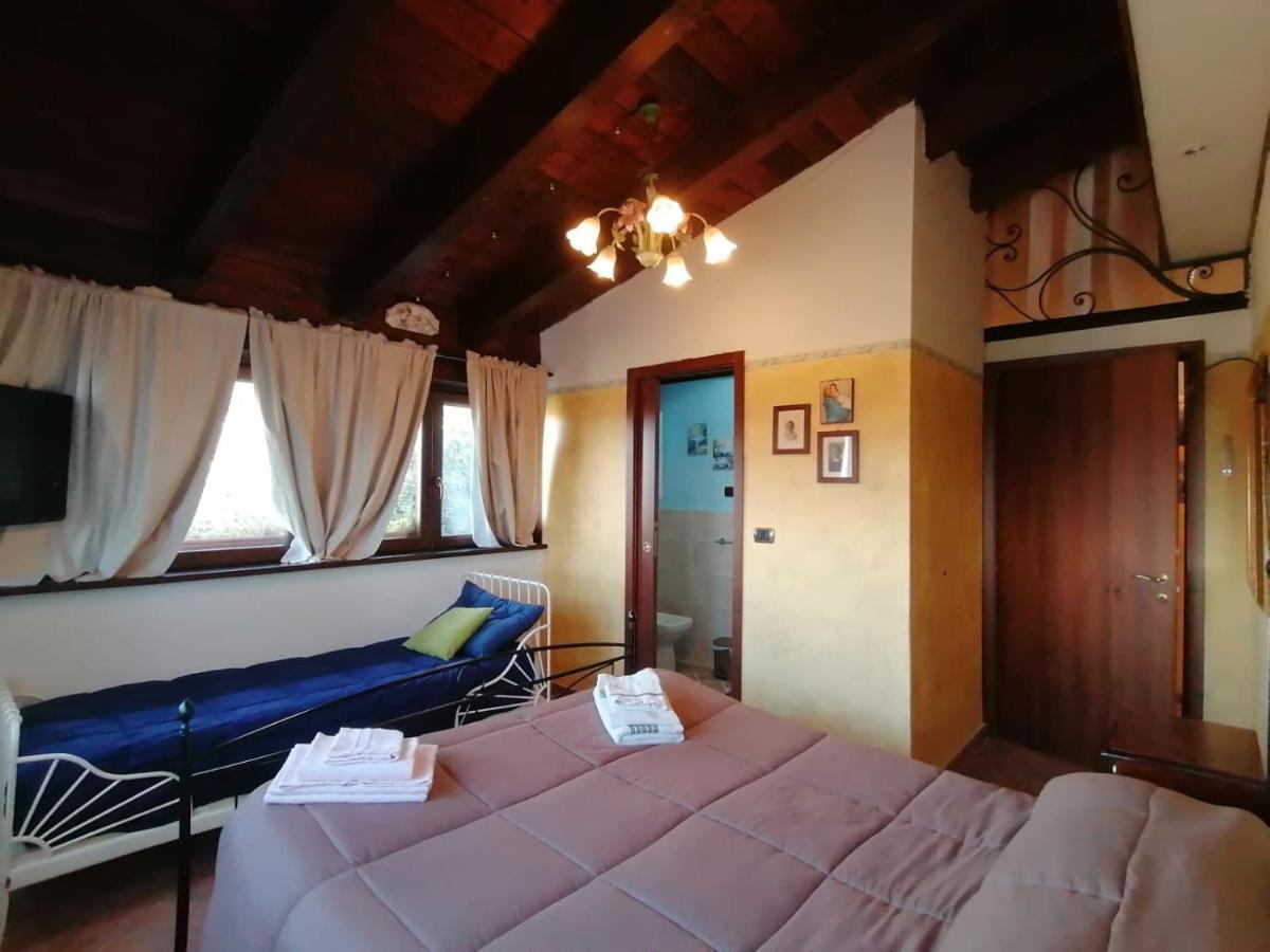 カメリーノ Il Castagneto Bed & Breakfast エクステリア 写真