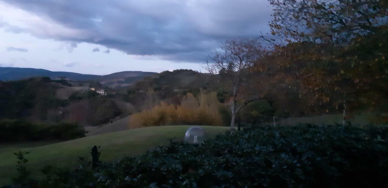 カメリーノ Il Castagneto Bed & Breakfast エクステリア 写真