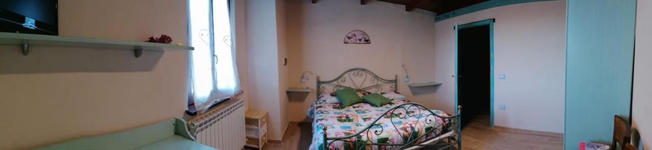 カメリーノ Il Castagneto Bed & Breakfast エクステリア 写真