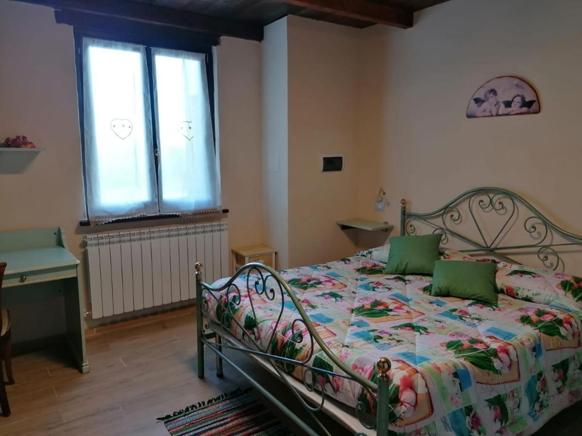 カメリーノ Il Castagneto Bed & Breakfast エクステリア 写真