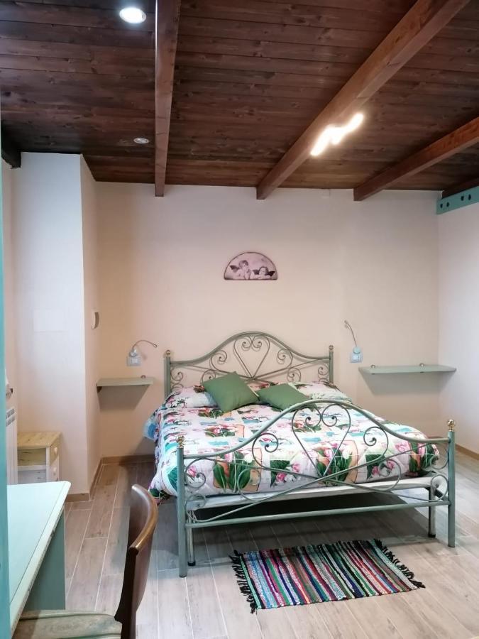 カメリーノ Il Castagneto Bed & Breakfast エクステリア 写真